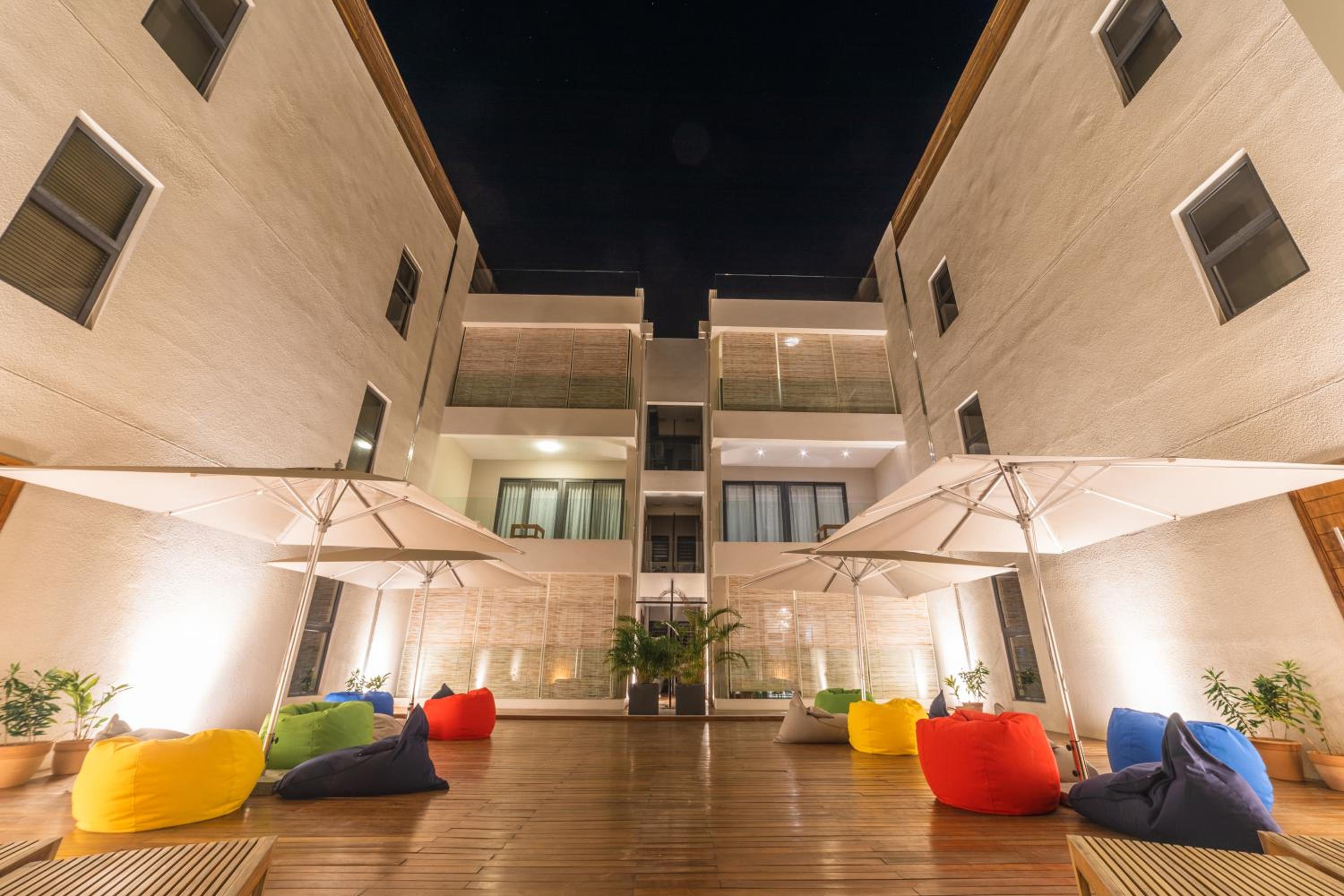 Charming 2-Bed Apartment in Grand Baie view 2