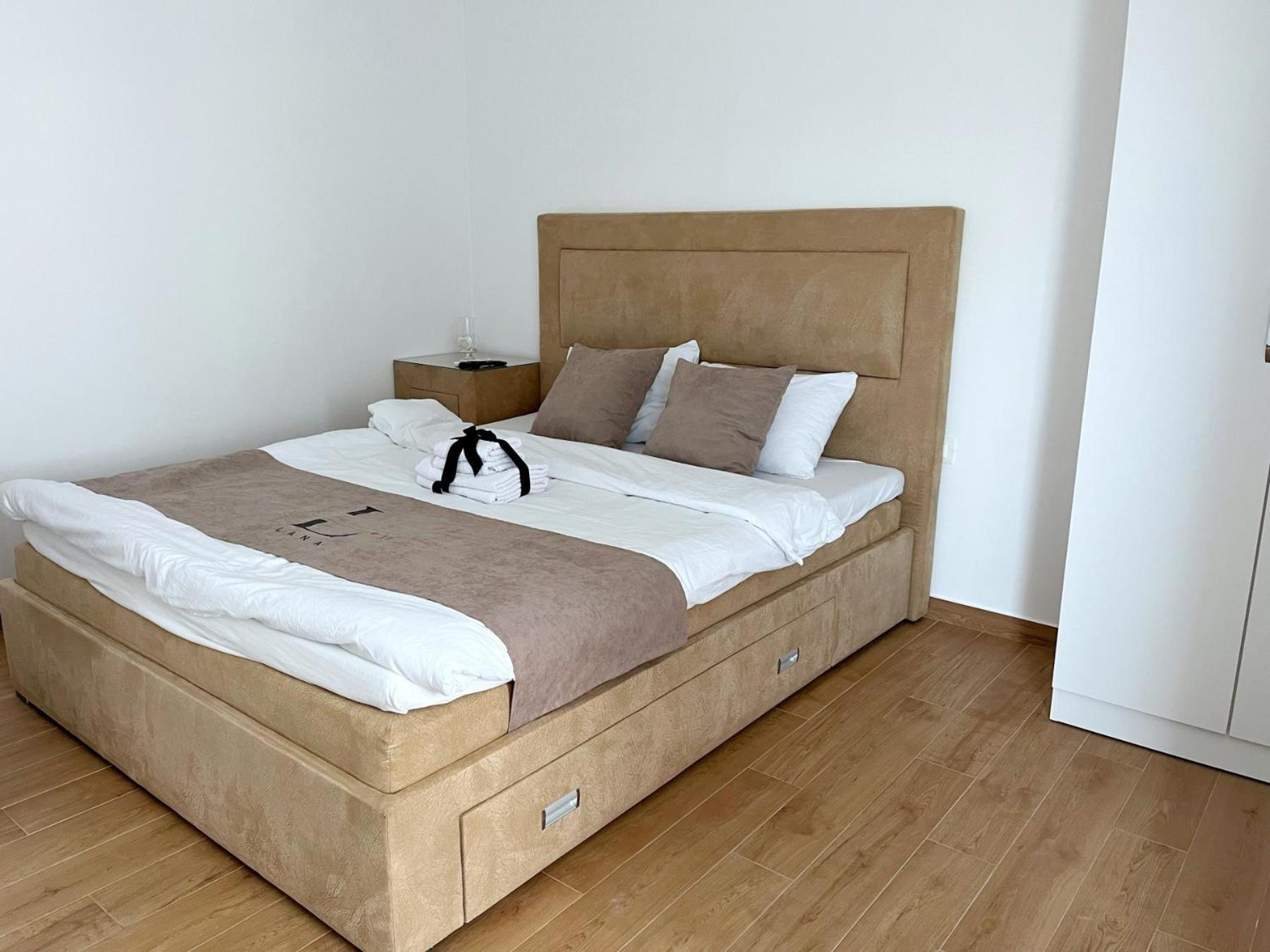 Lana apartmani