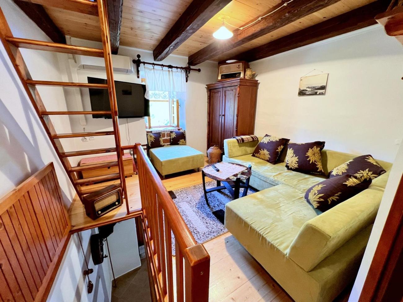 Casa Bella Holiday Home Rab view 4