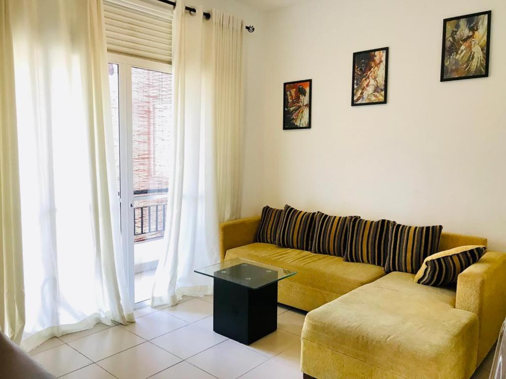 Homelike Apartment at Mount Clifford view 3