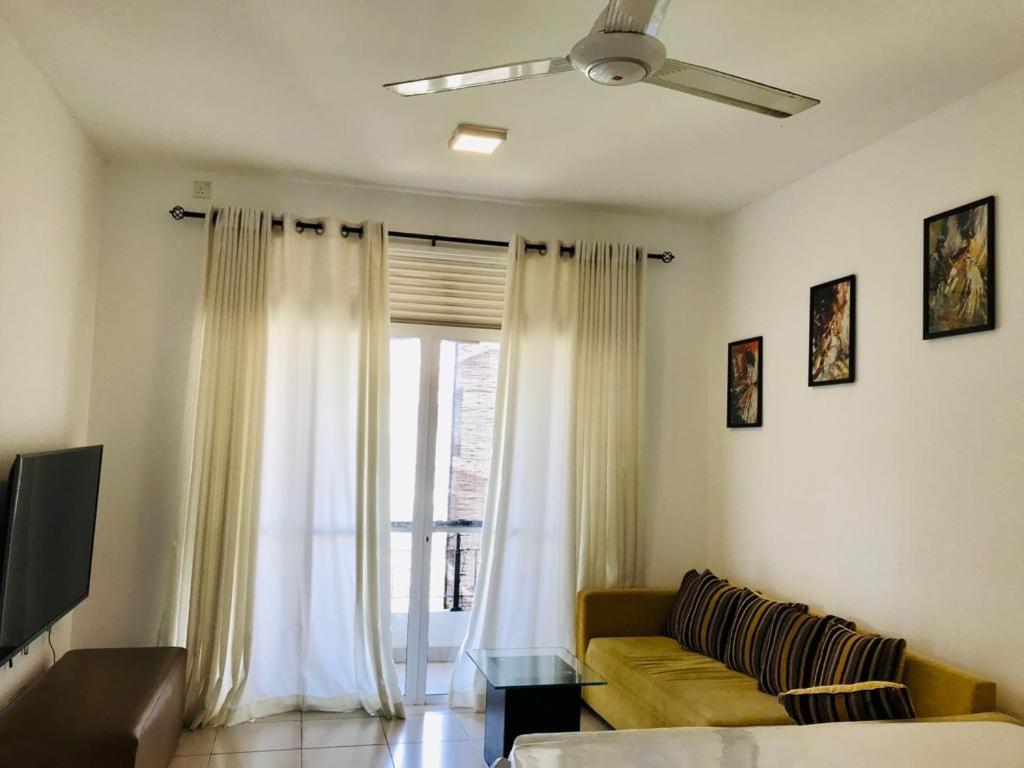 Homelike Apartment at Mount Clifford view 2