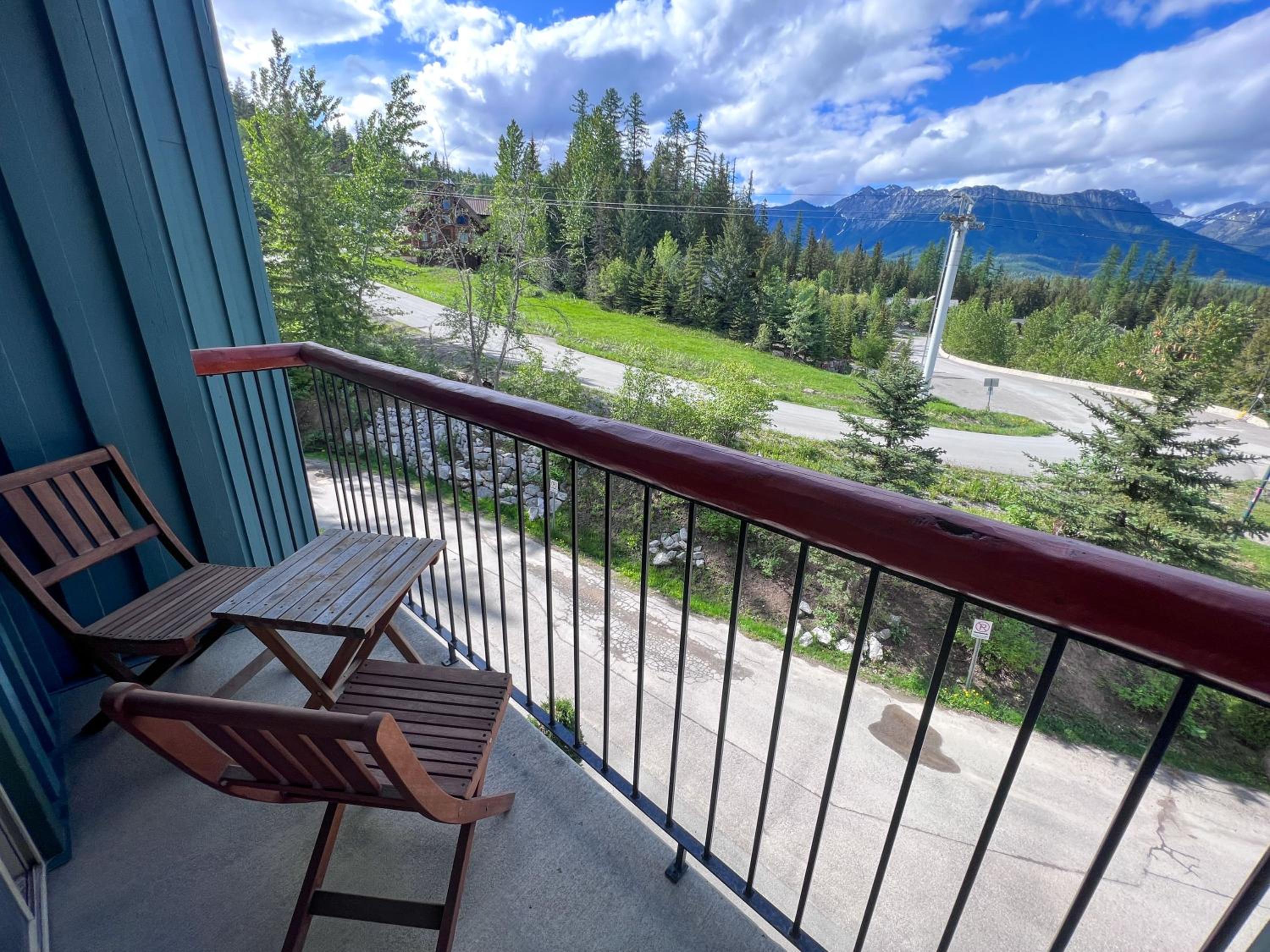 Snow Creek Lodge by Fernie Central Reservations