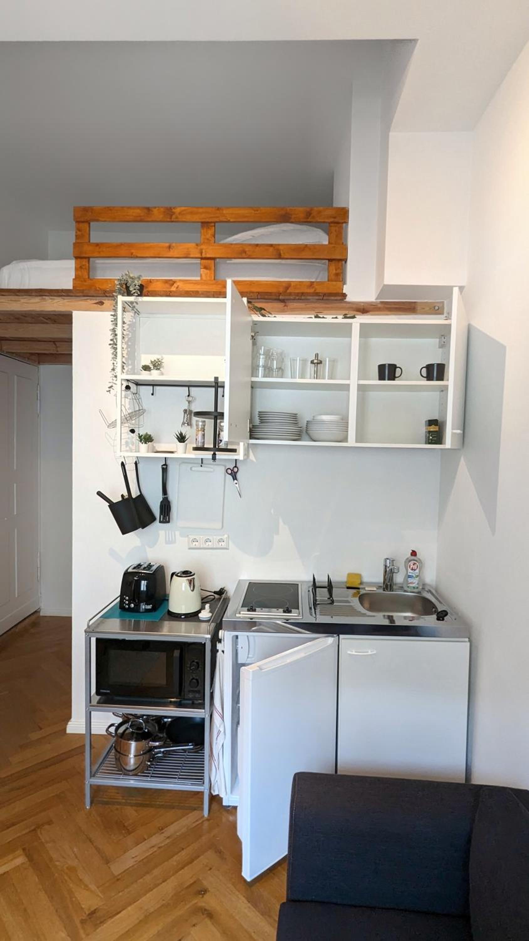 Central, cozy, designed 1-BR Apt at Akazienkiez