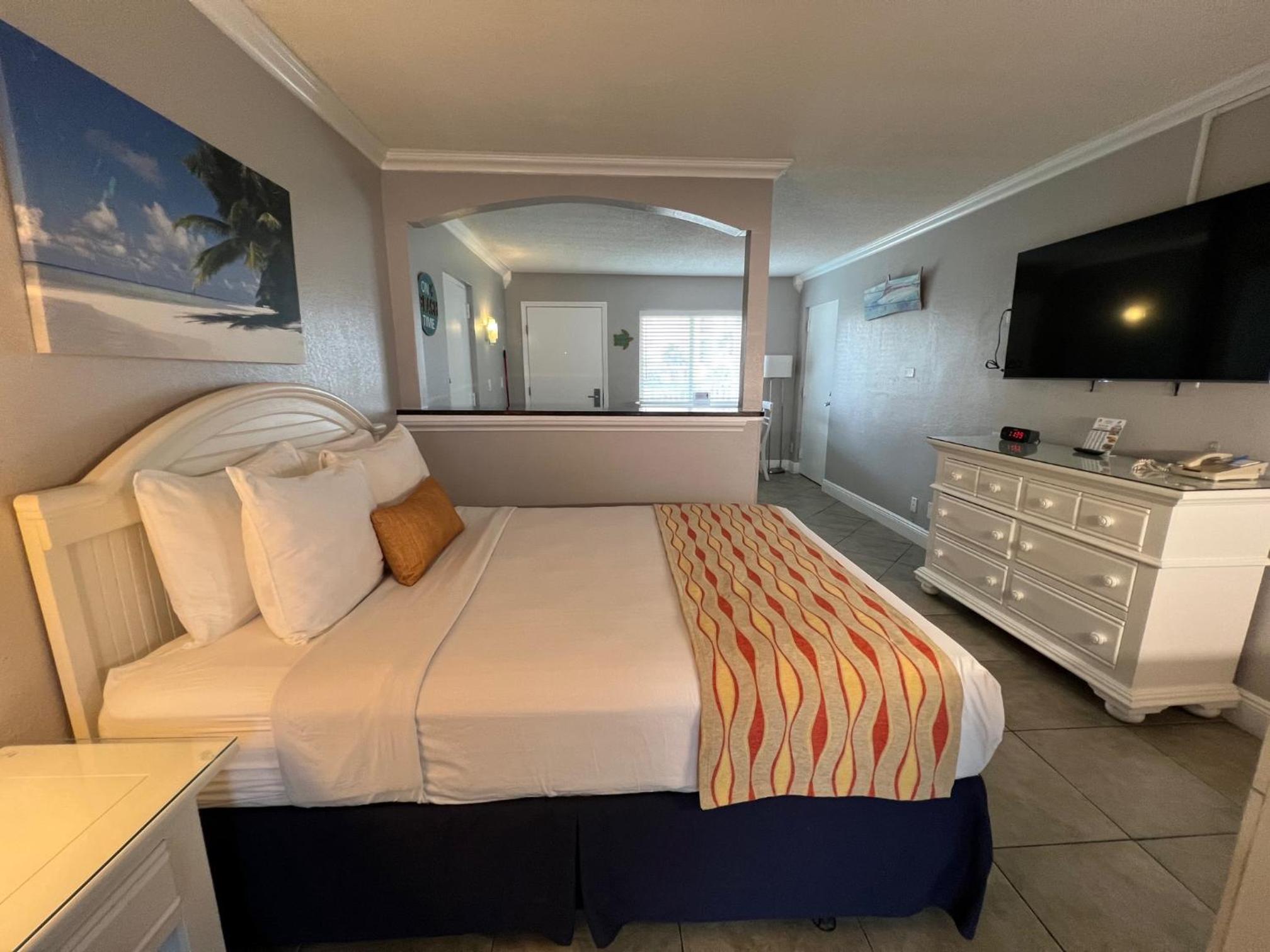 Pelican Pointe Clearwater Beach Hotel