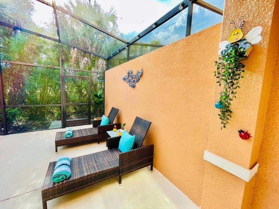 AMAZING vacation house .Mins to Disney Regal oasks