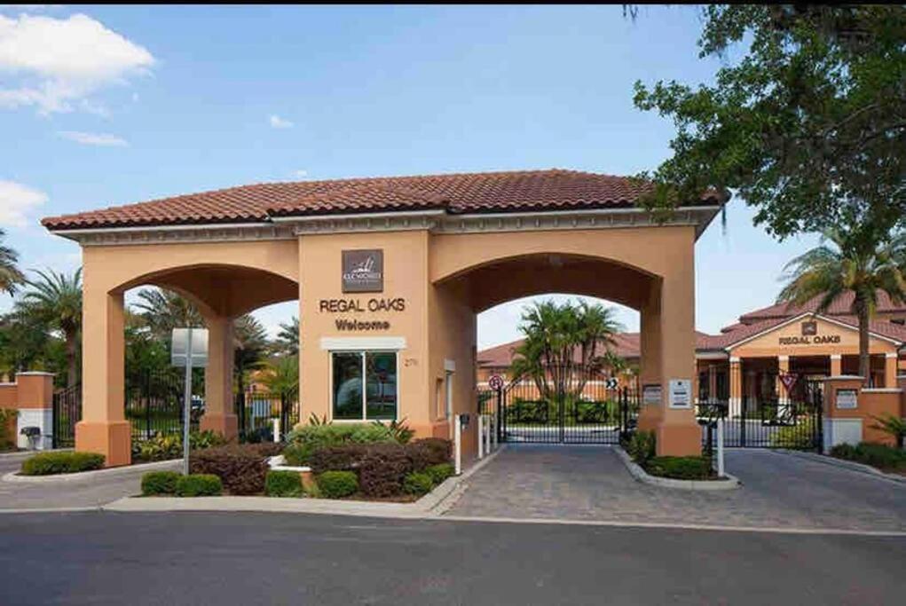 AMAZING vacation house .Mins to Disney Regal oasks