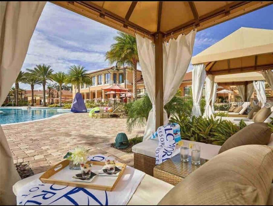 AMAZING vacation house .Mins to Disney Regal oasks