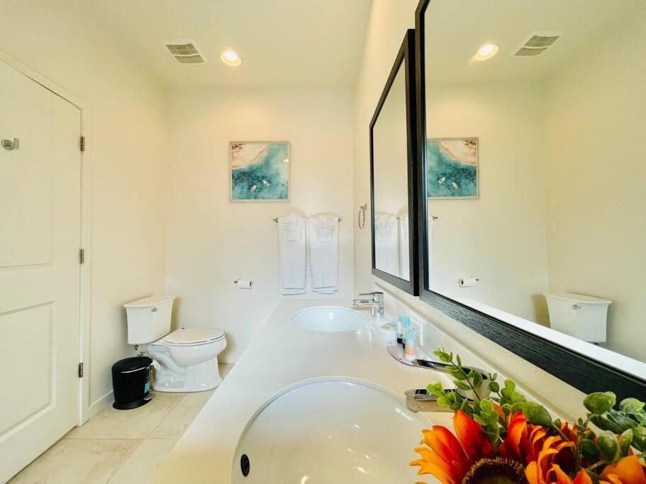 AMAZING vacation house .Mins to Disney Regal oasks