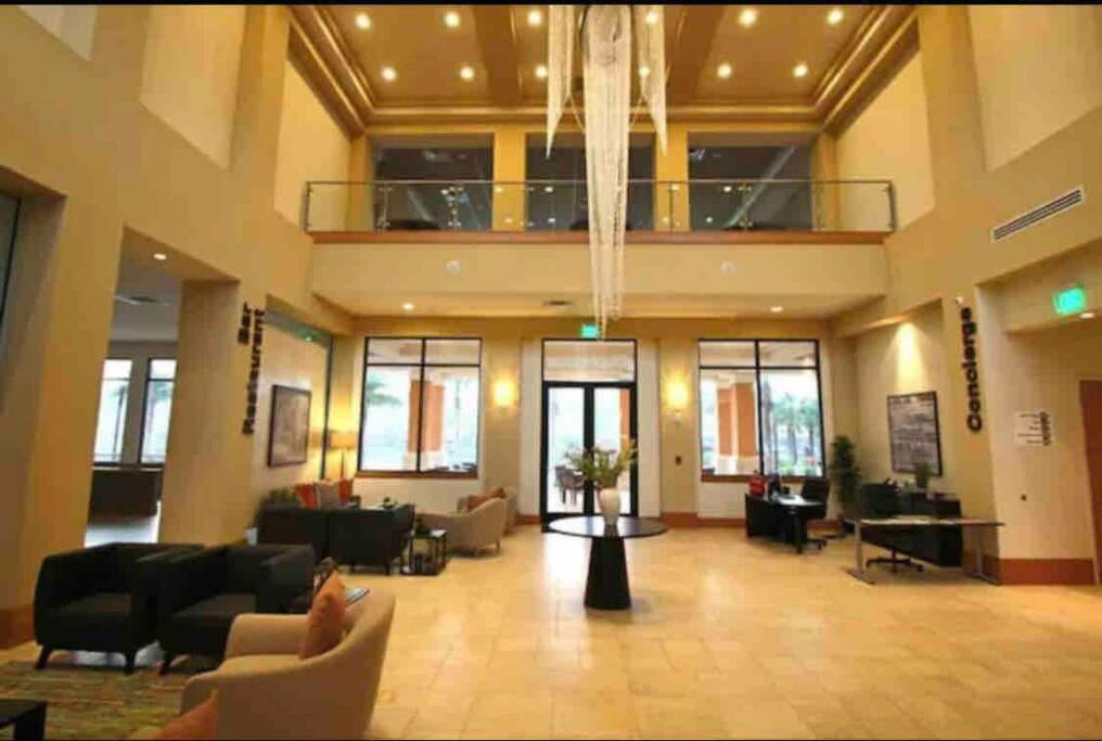 AMAZING vacation house .Mins to Disney Regal oasks