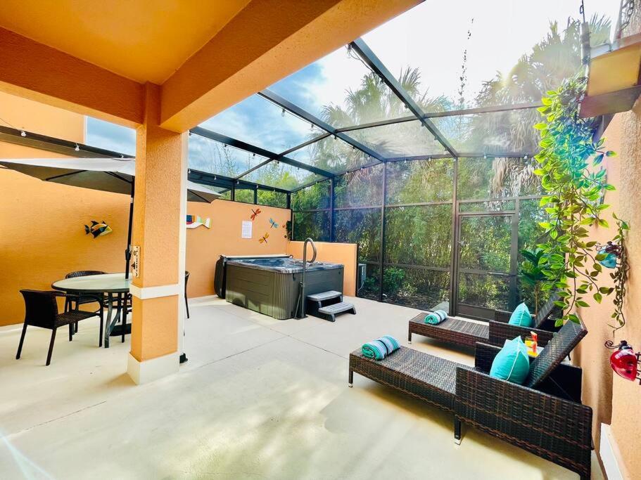 AMAZING vacation house .Mins to Disney Regal oasks