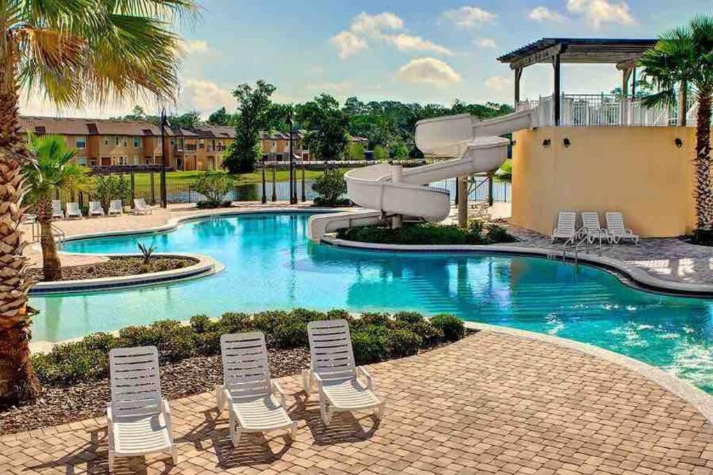 AMAZING vacation house .Mins to Disney Regal oasks