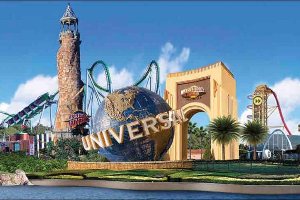AMAZING vacation house .Mins to Disney Regal oasks