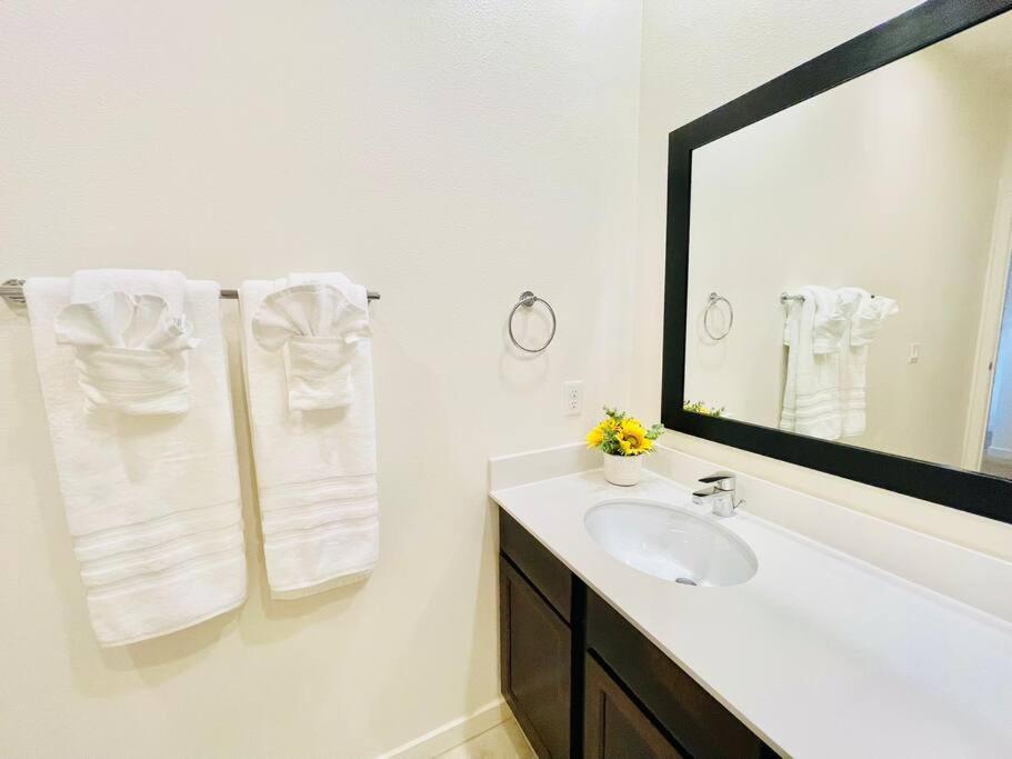 AMAZING vacation house .Mins to Disney Regal oasks