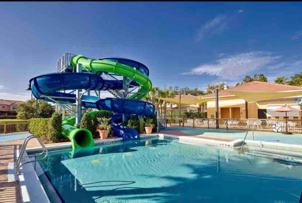AMAZING vacation house .Mins to Disney Regal oasks