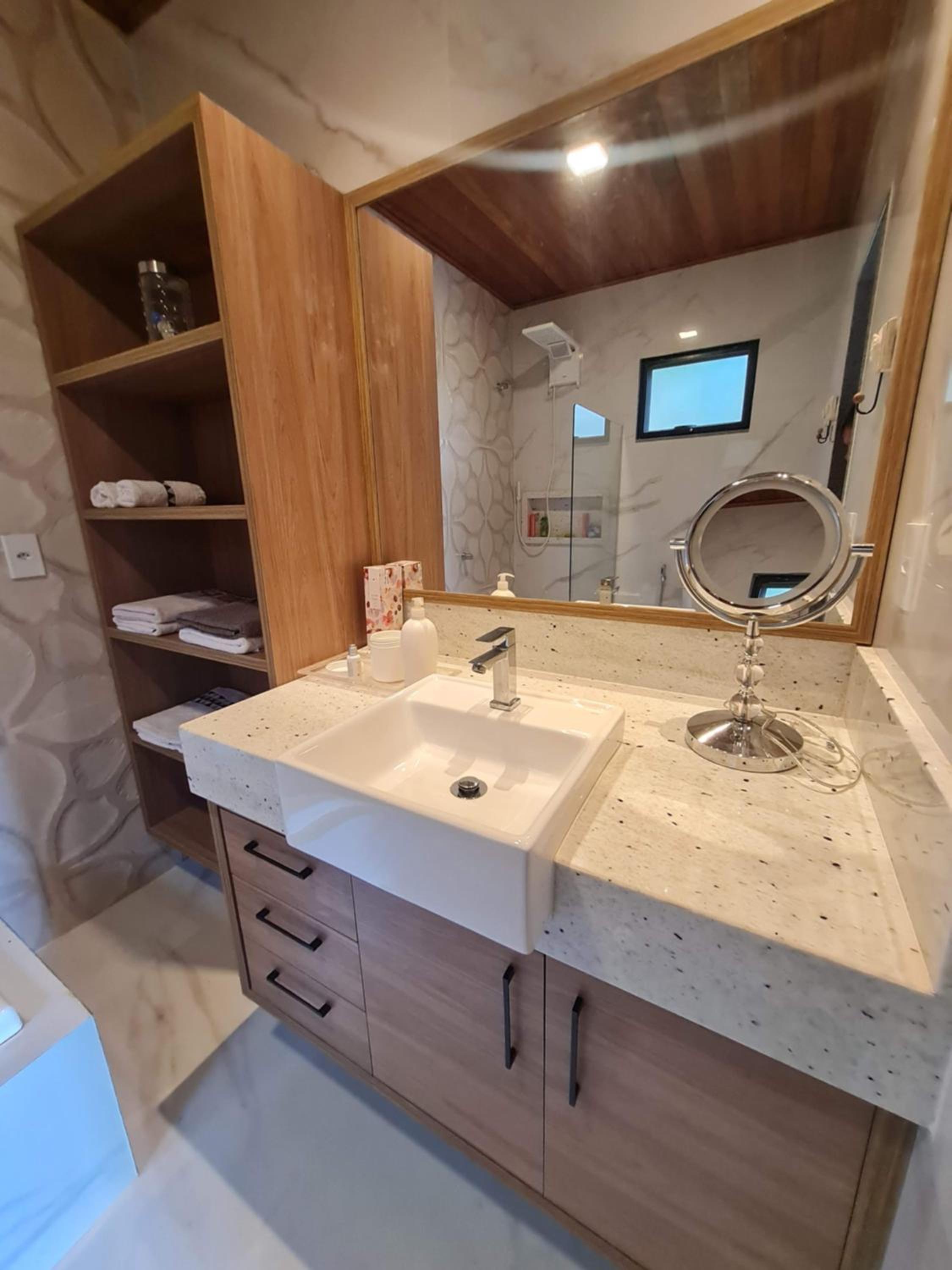 Linda Casa de Campo com Piscina na Rota dos Ipês