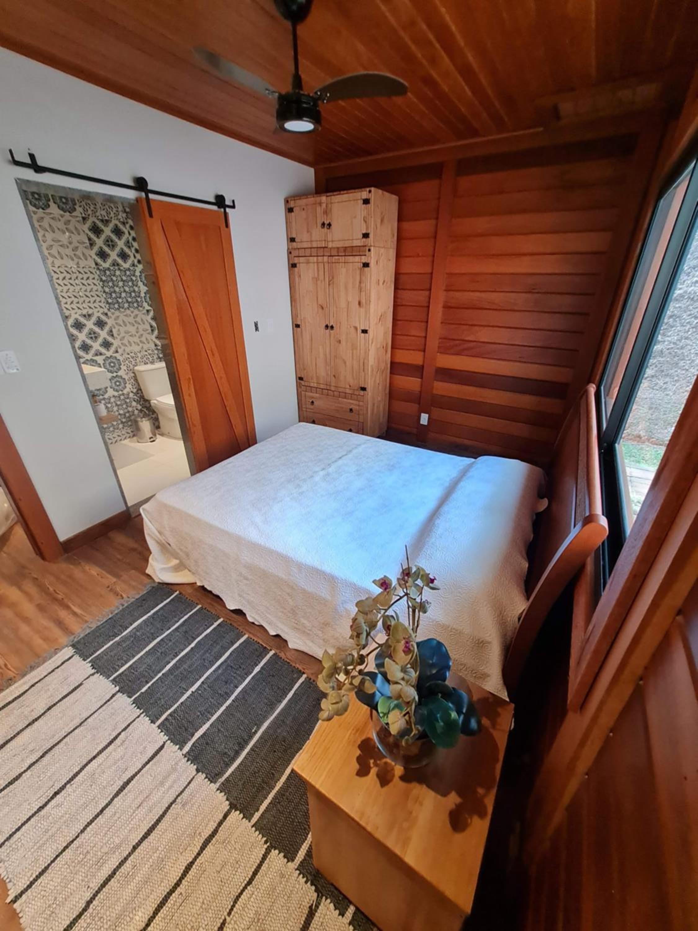 Linda Casa de Campo com Piscina na Rota dos Ipês