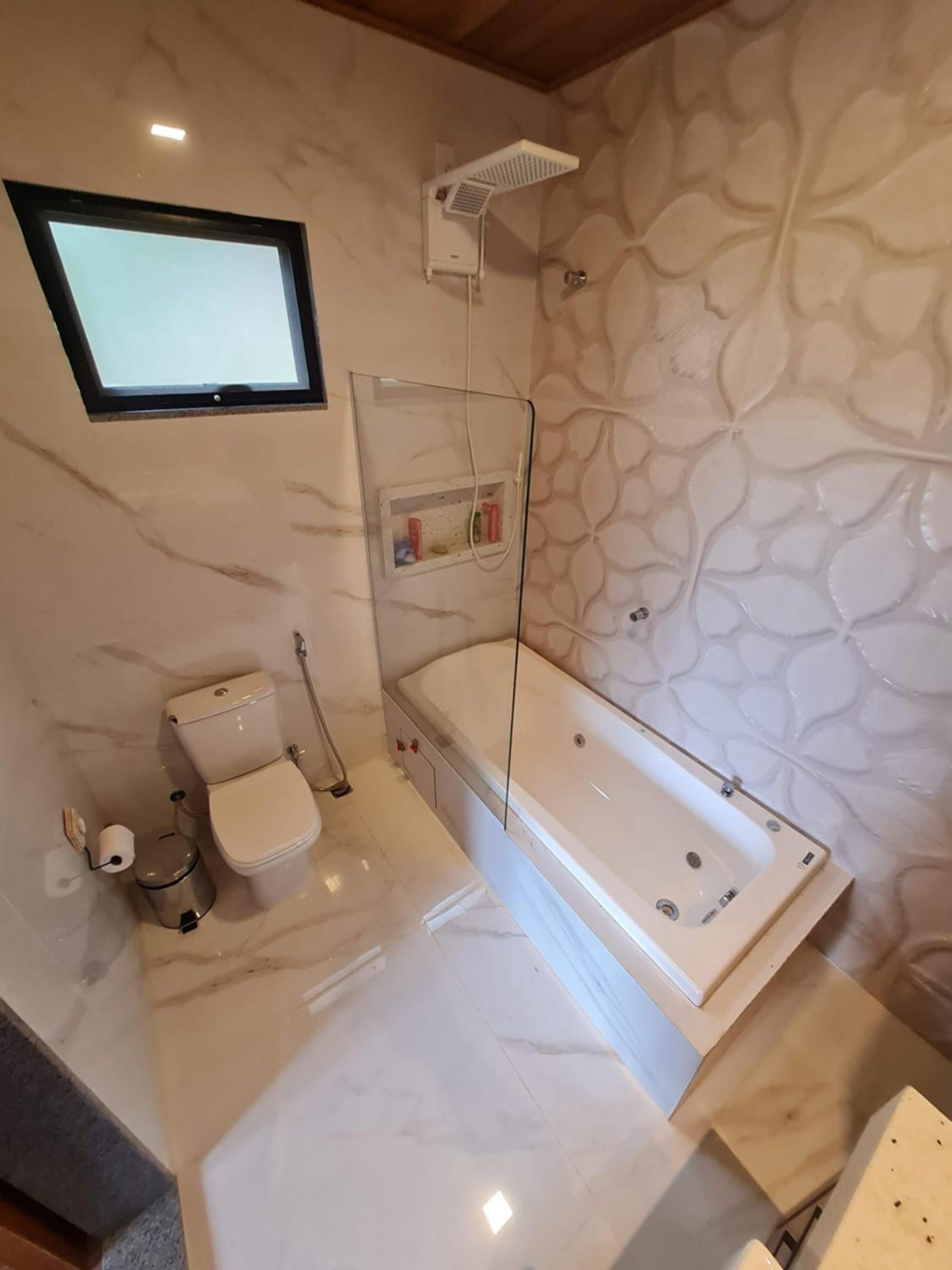 Linda Casa de Campo com Piscina na Rota dos Ipês