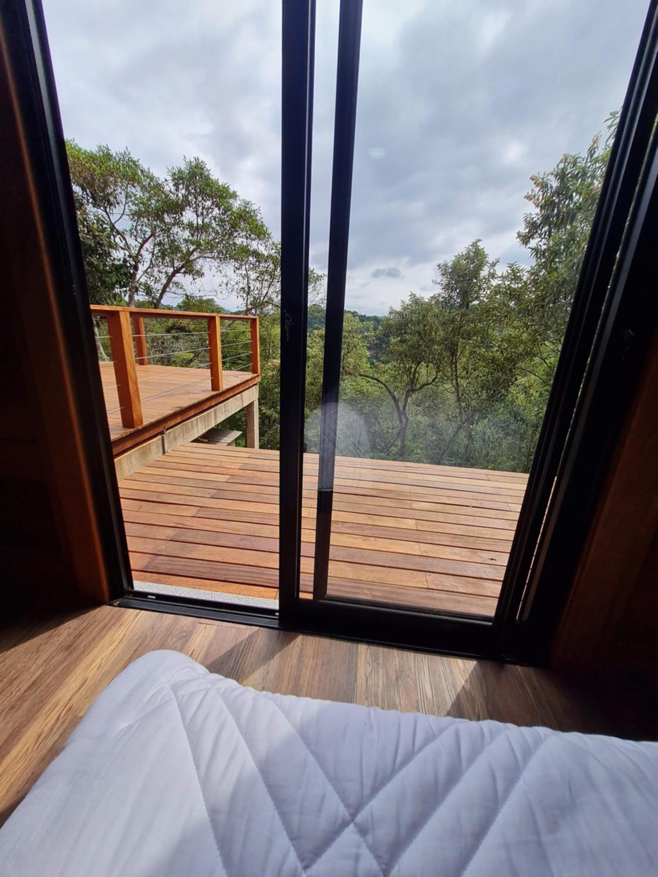 Linda Casa de Campo com Piscina na Rota dos Ipês