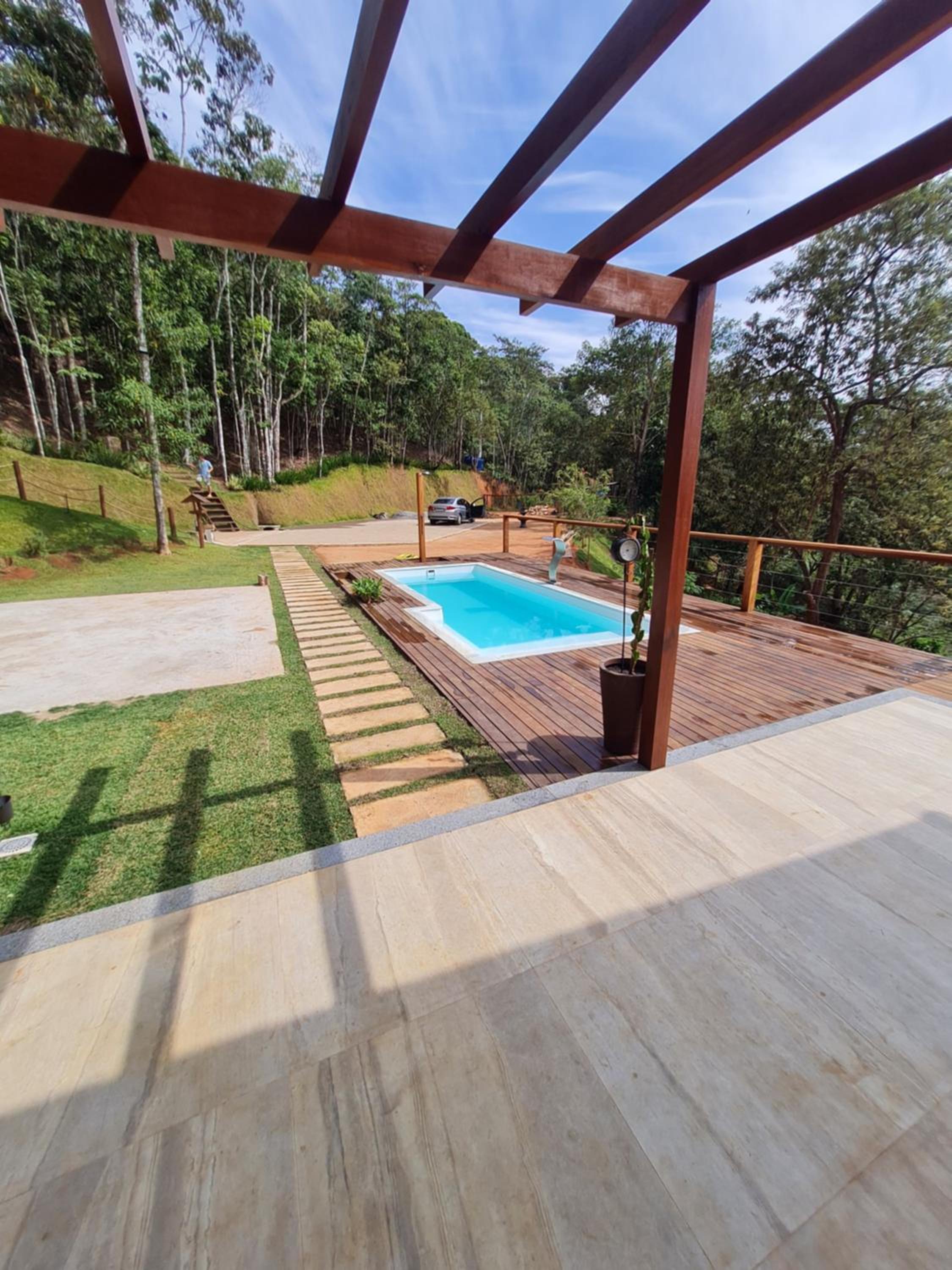 Linda Casa de Campo com Piscina na Rota dos Ipês