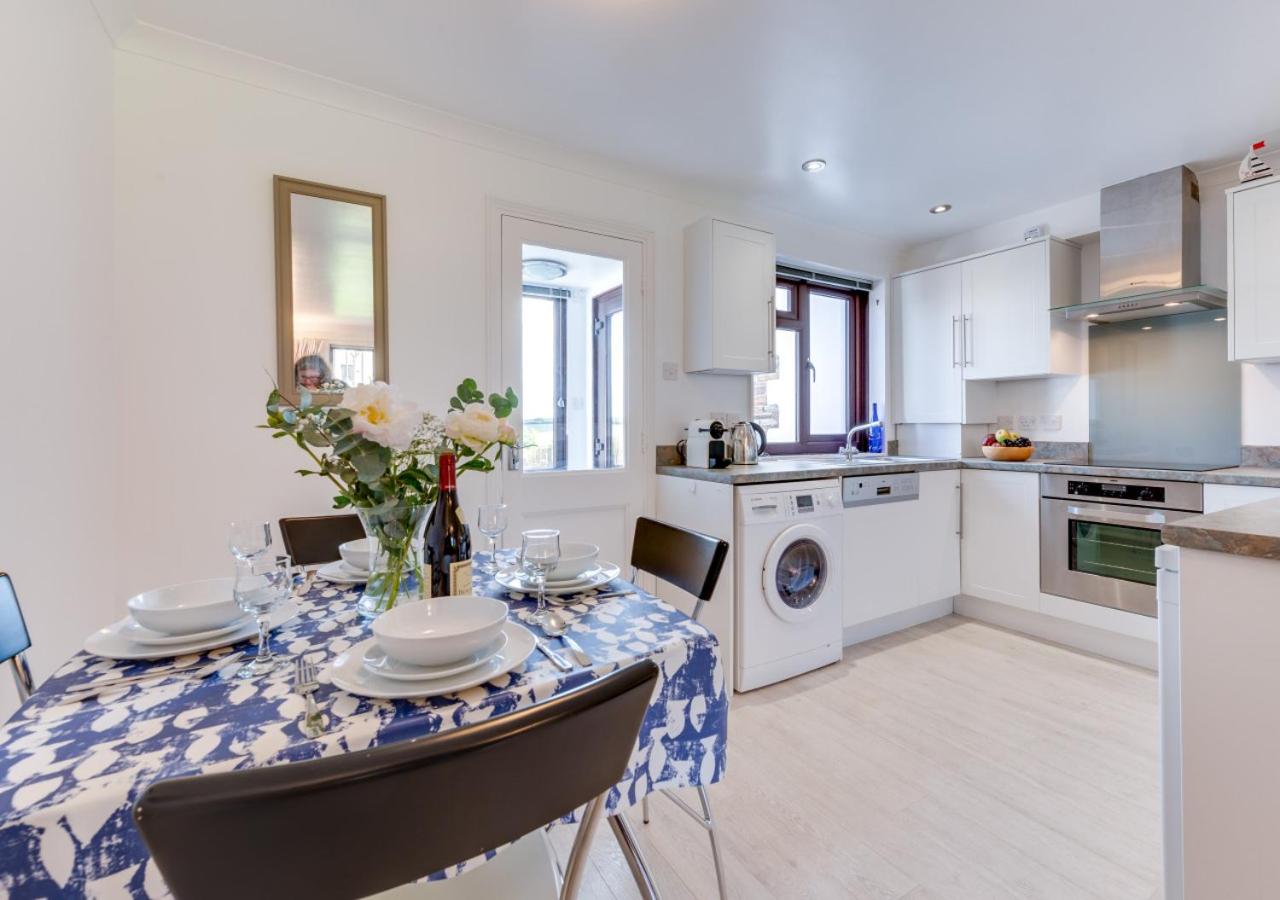 2 Bed in Padstow oc-p00330