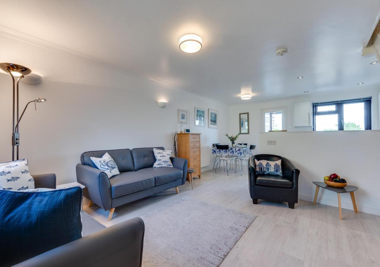 2 Bed in Padstow oc-p00330