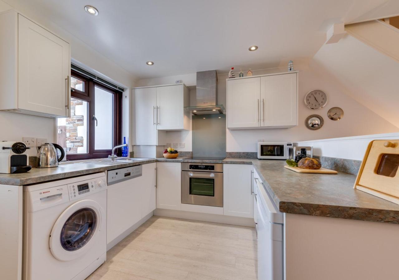 2 Bed in Padstow oc-p00330