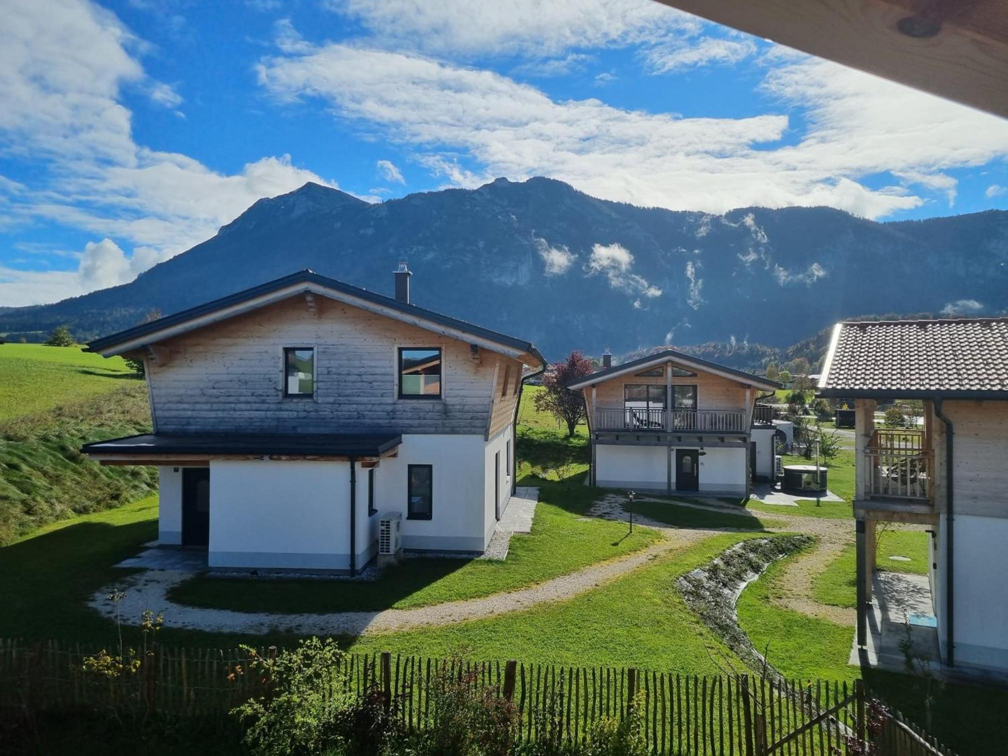 Chalet Charivari Inzell mit Whirlpool, Sauna & Garten