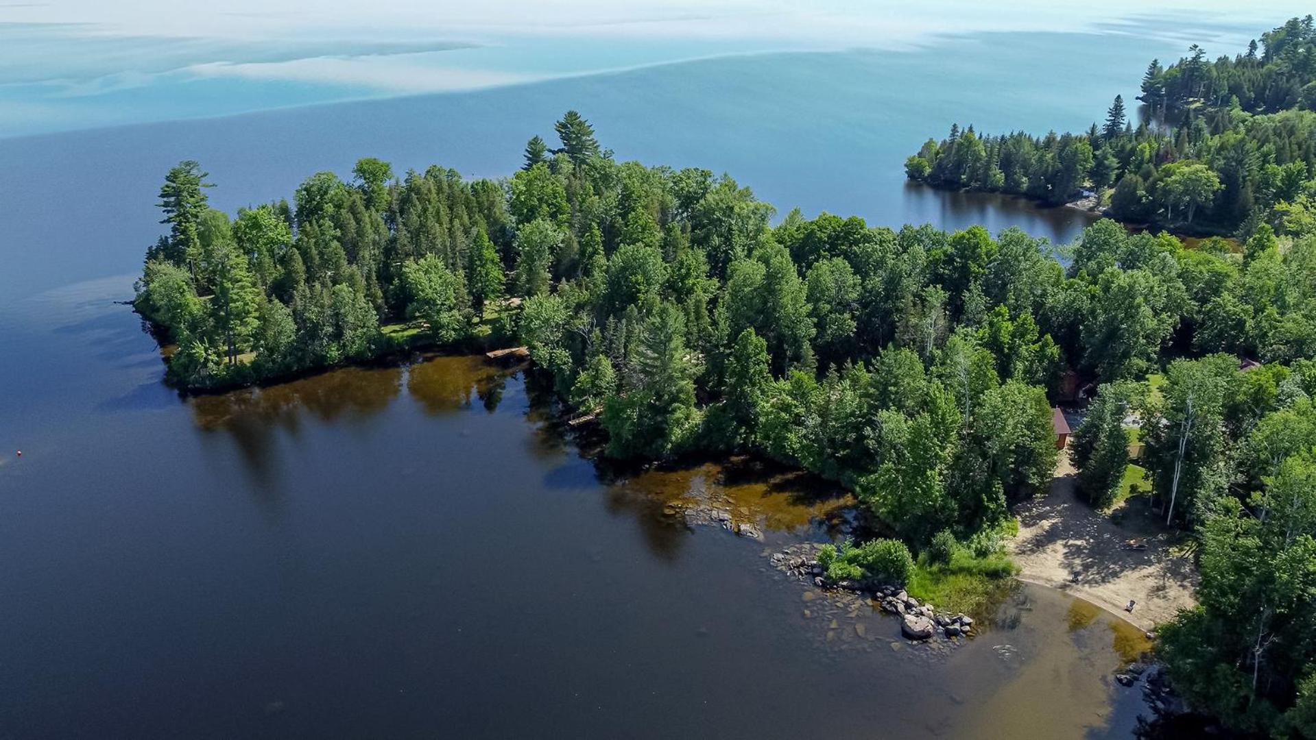 Lakepoint Cottage Resort