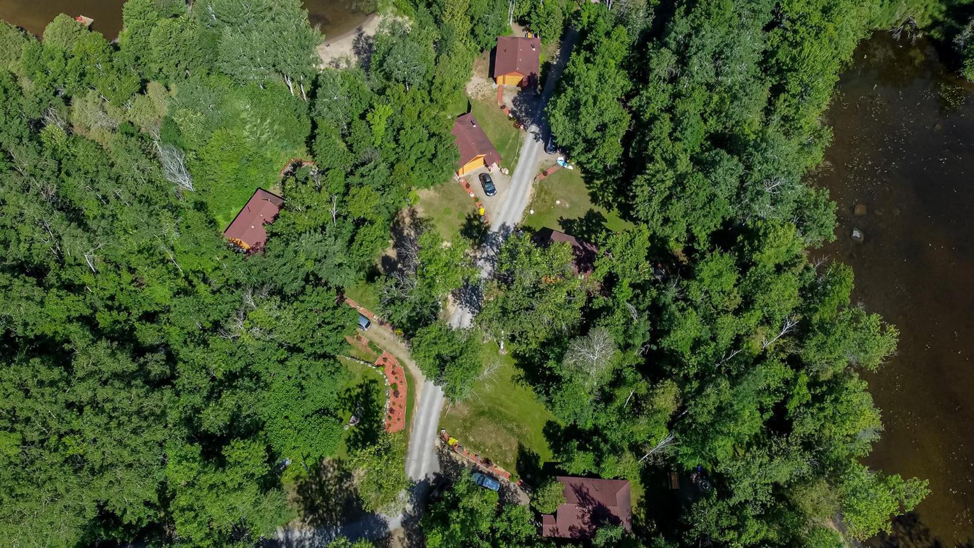 Lakepoint Cottage Resort
