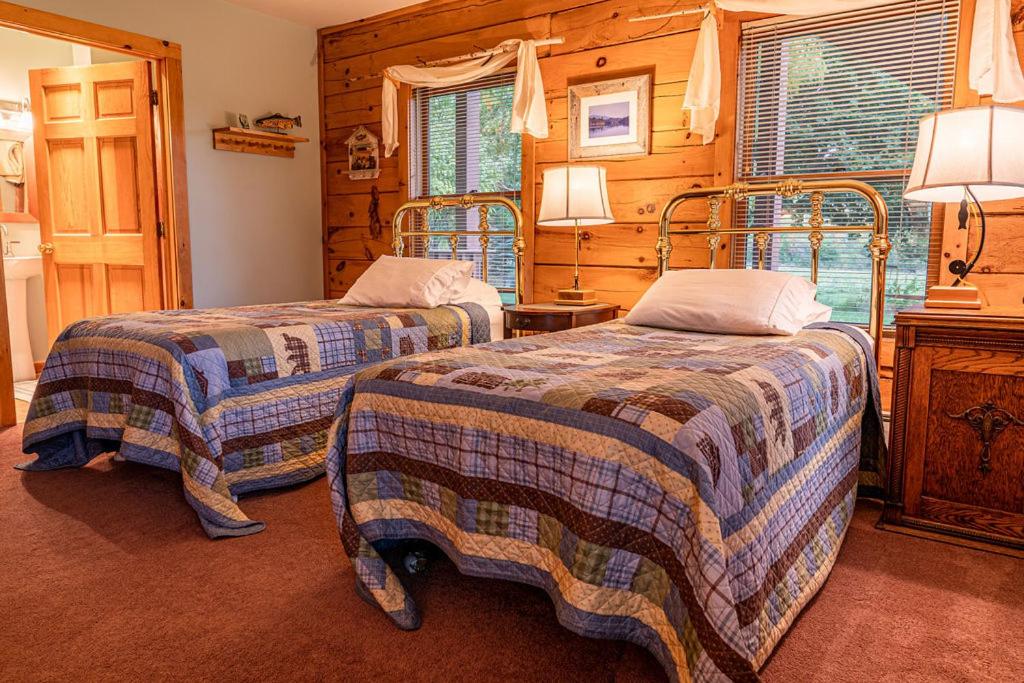 Point Au Roche Lodge