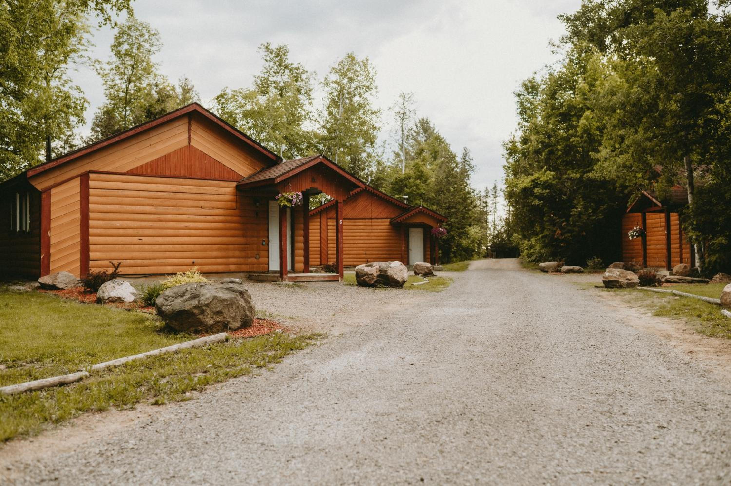 Lakepoint Cottage Resort
