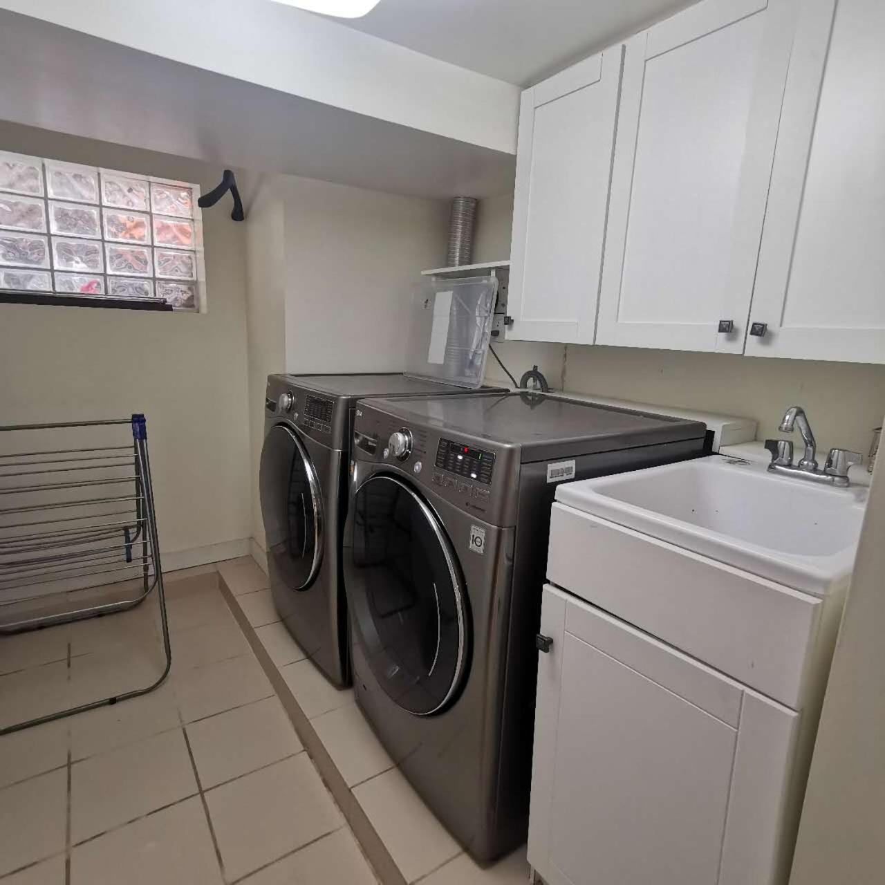 Toronto central area double-bed room