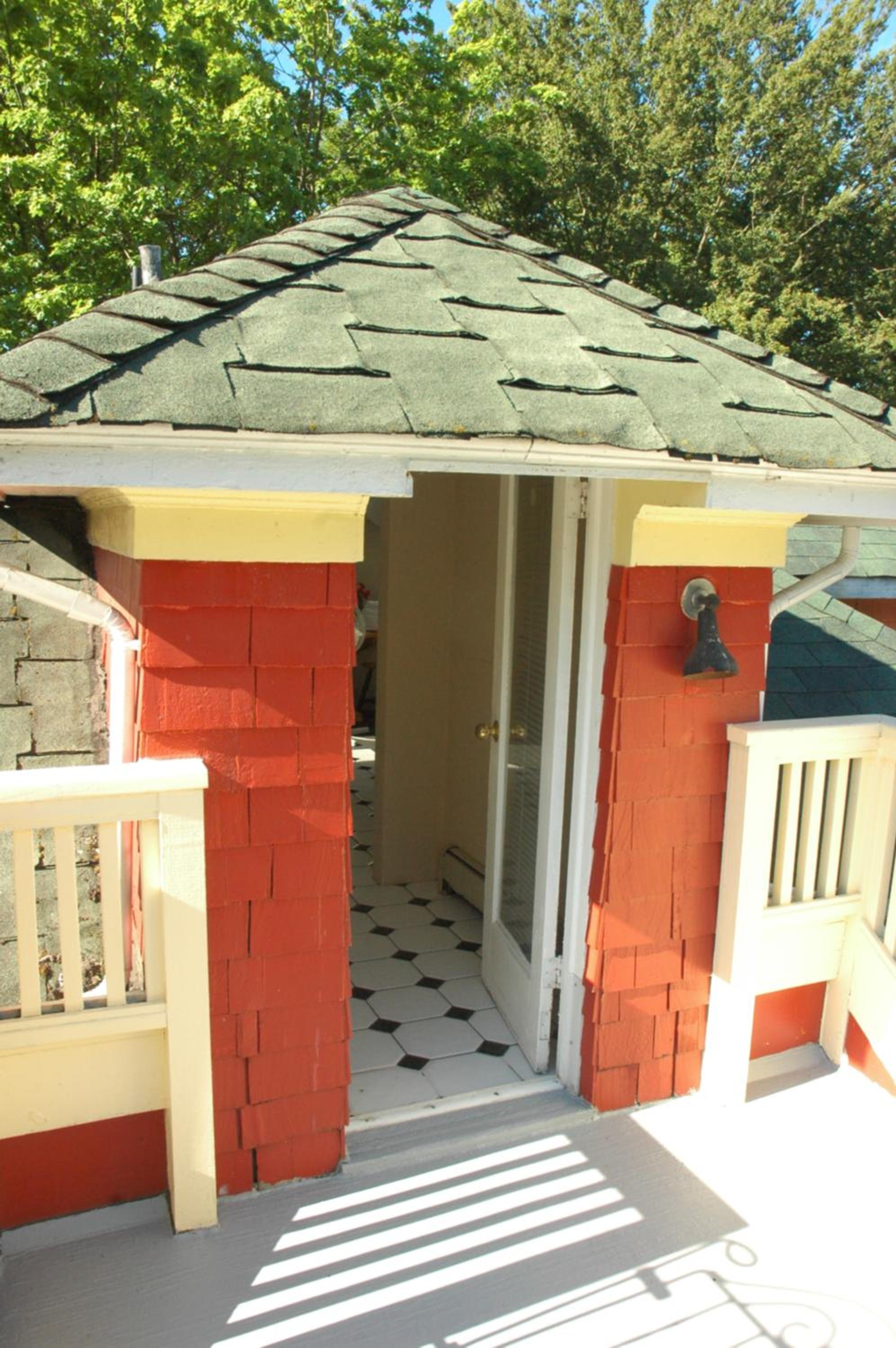 Douglas Guest House