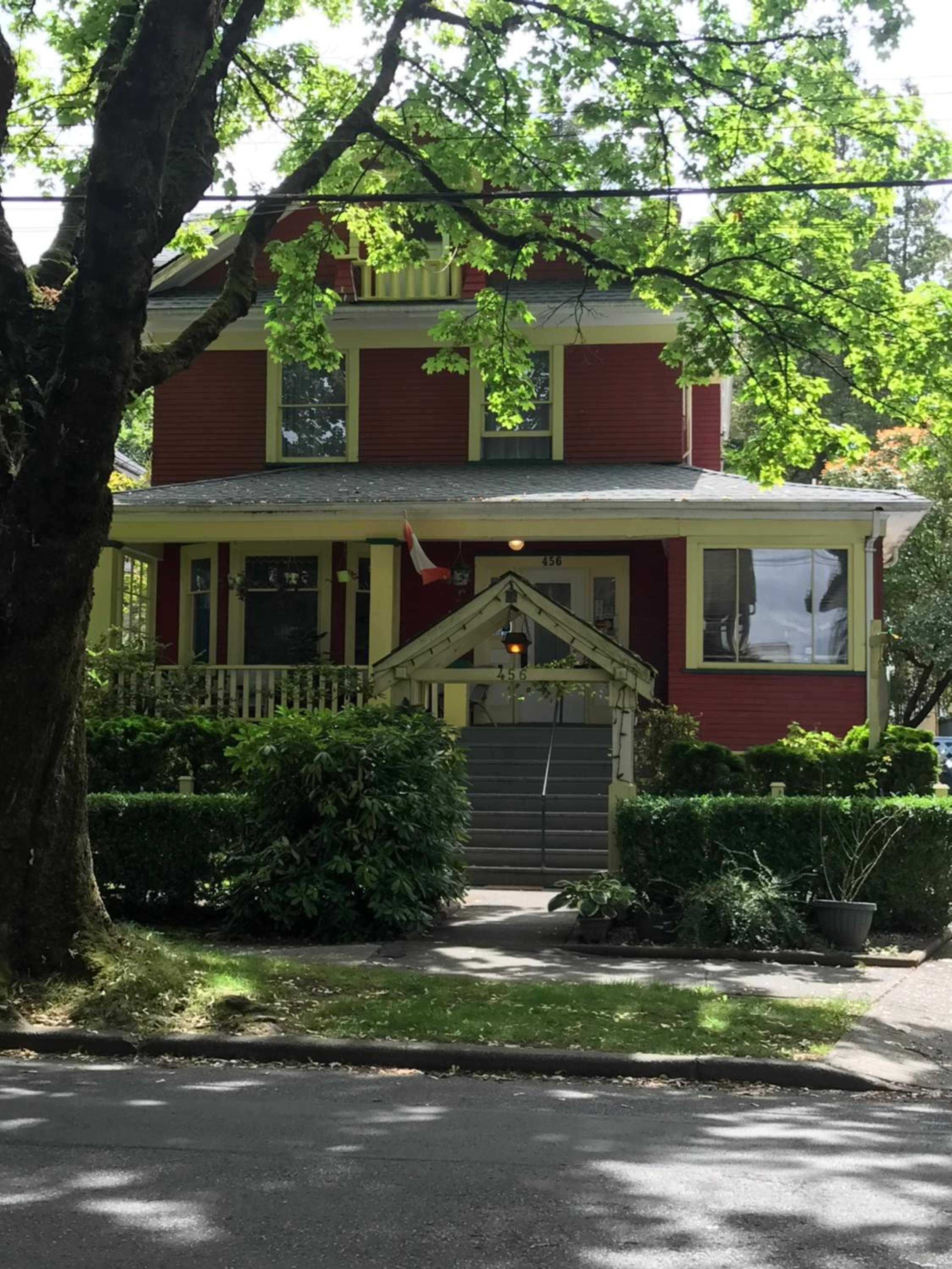 Douglas Guest House - Image 1