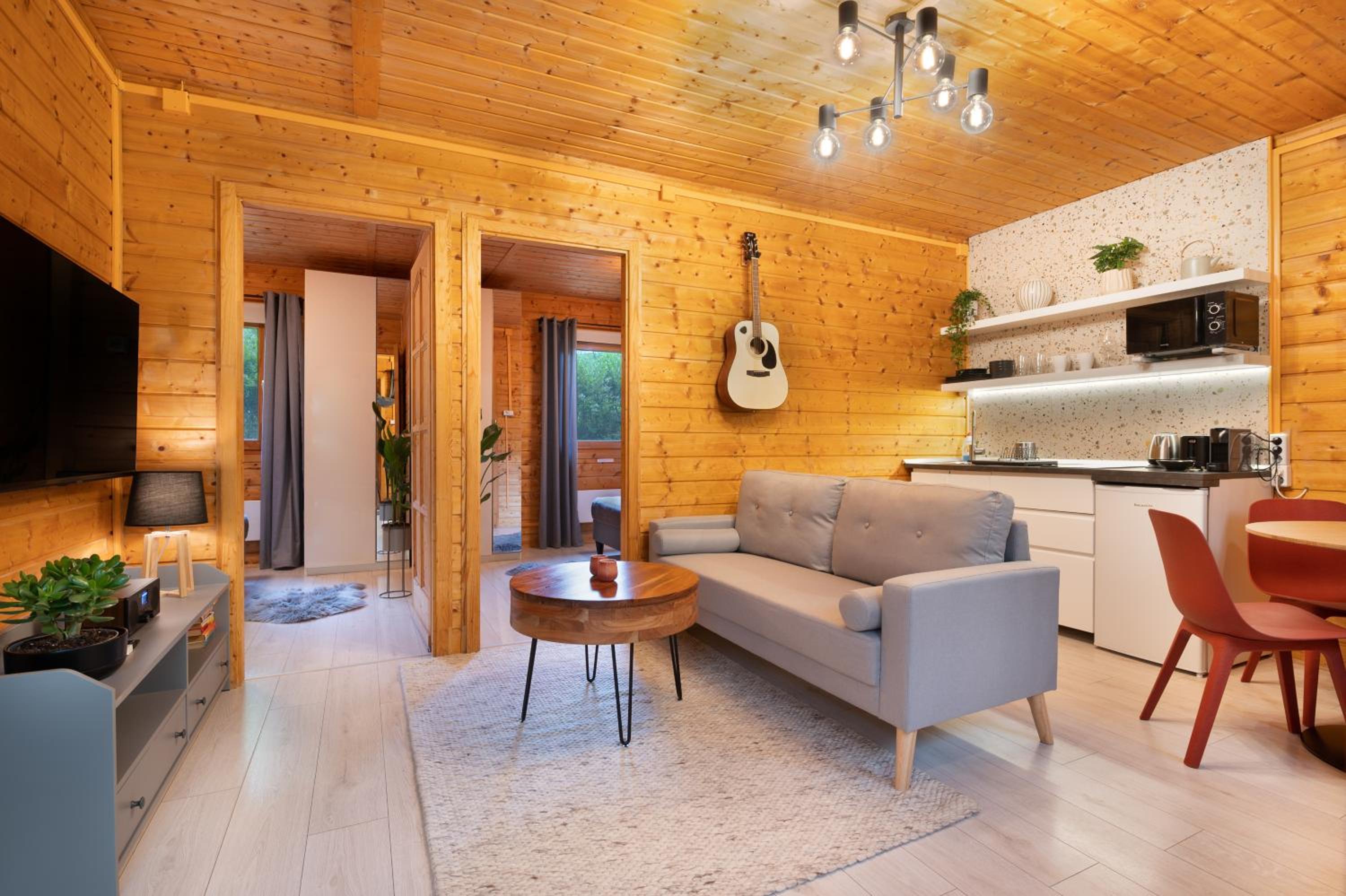 Chillout Apartman Noszvaj view 4