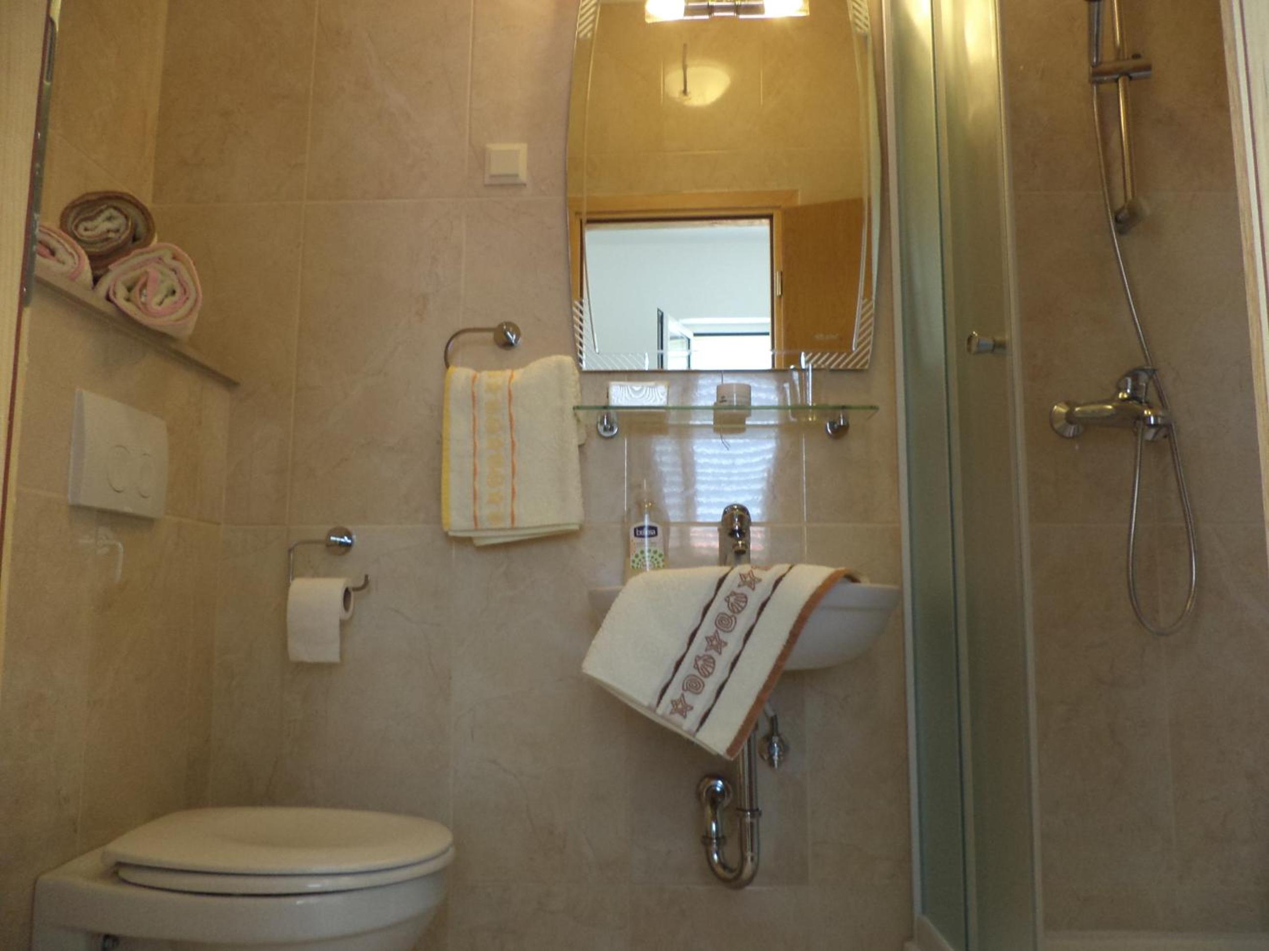 Apartments & Rooms Abba
