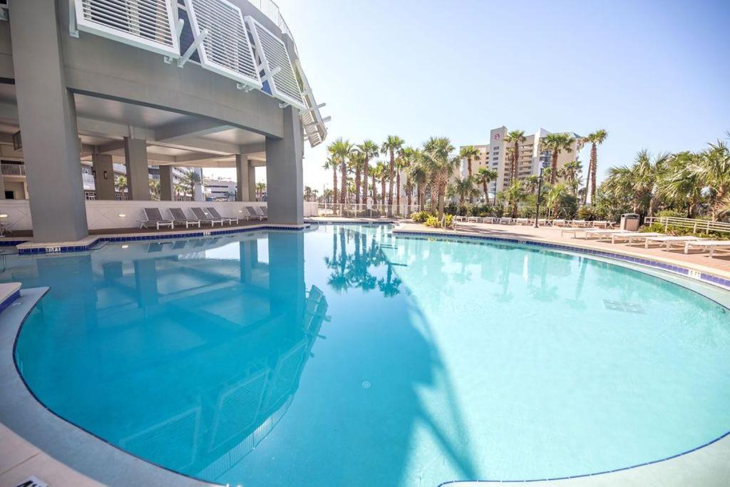 Laketown Wharf #1509 by Nautical Properties view 4