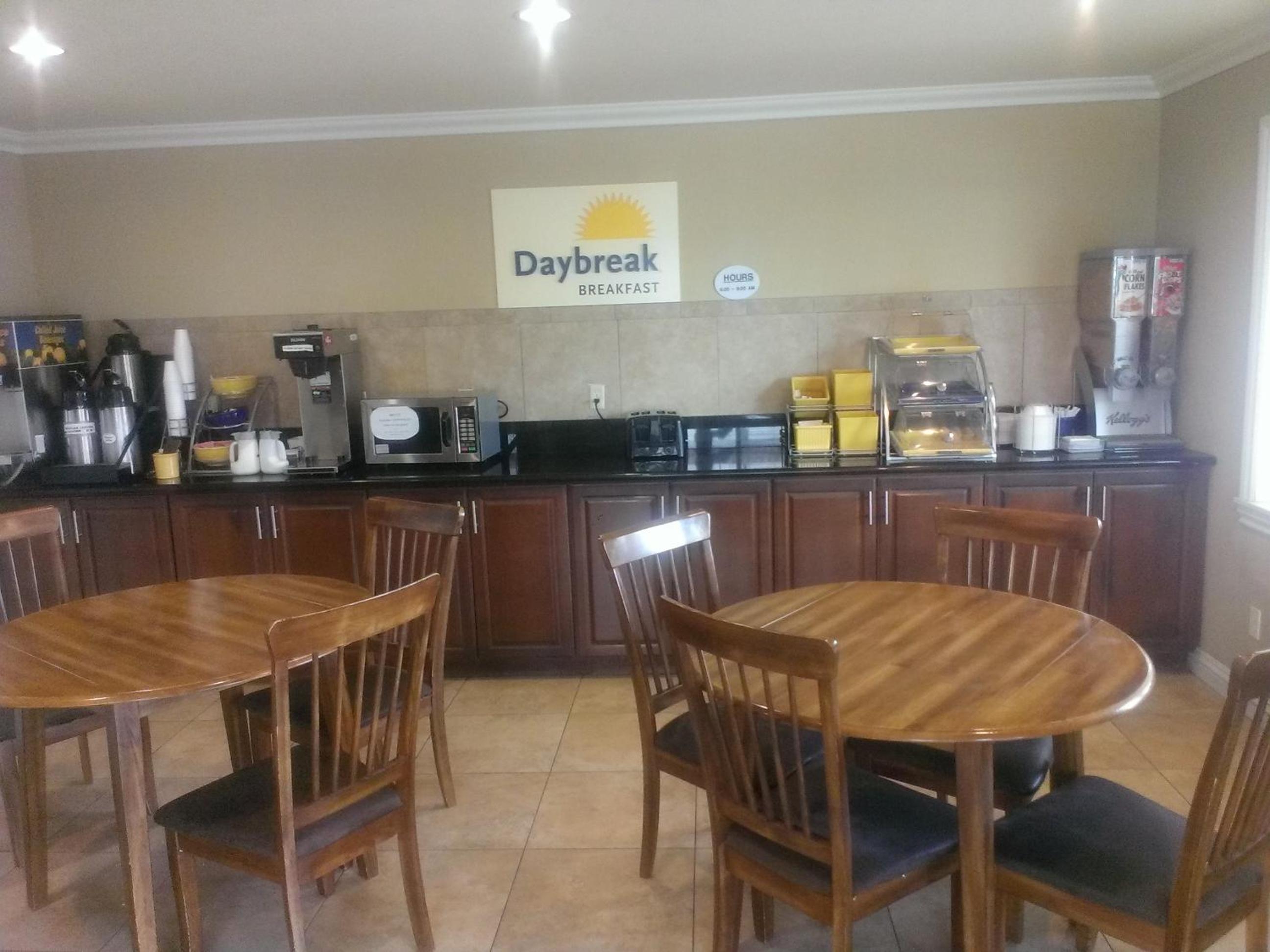 Kingman Vacations - Days Inn by Wyndham Kingman East - Property Image 11