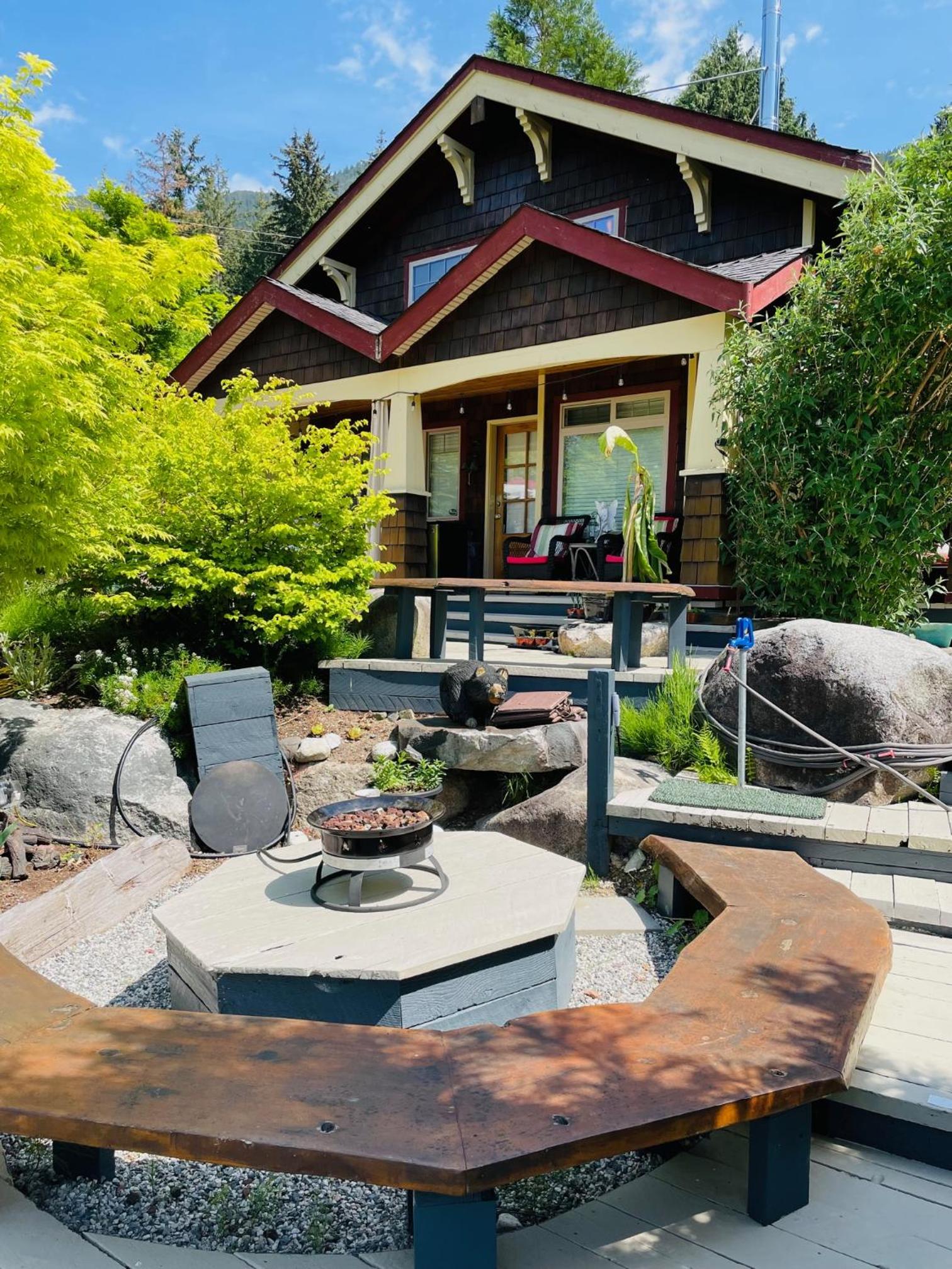 The Tuwanek Bed and Breakfast