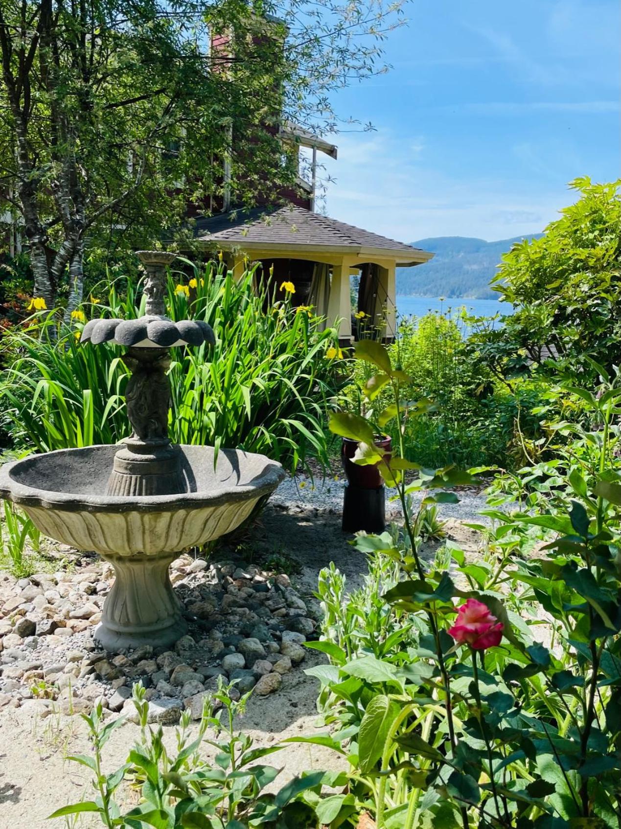 The Tuwanek Bed and Breakfast