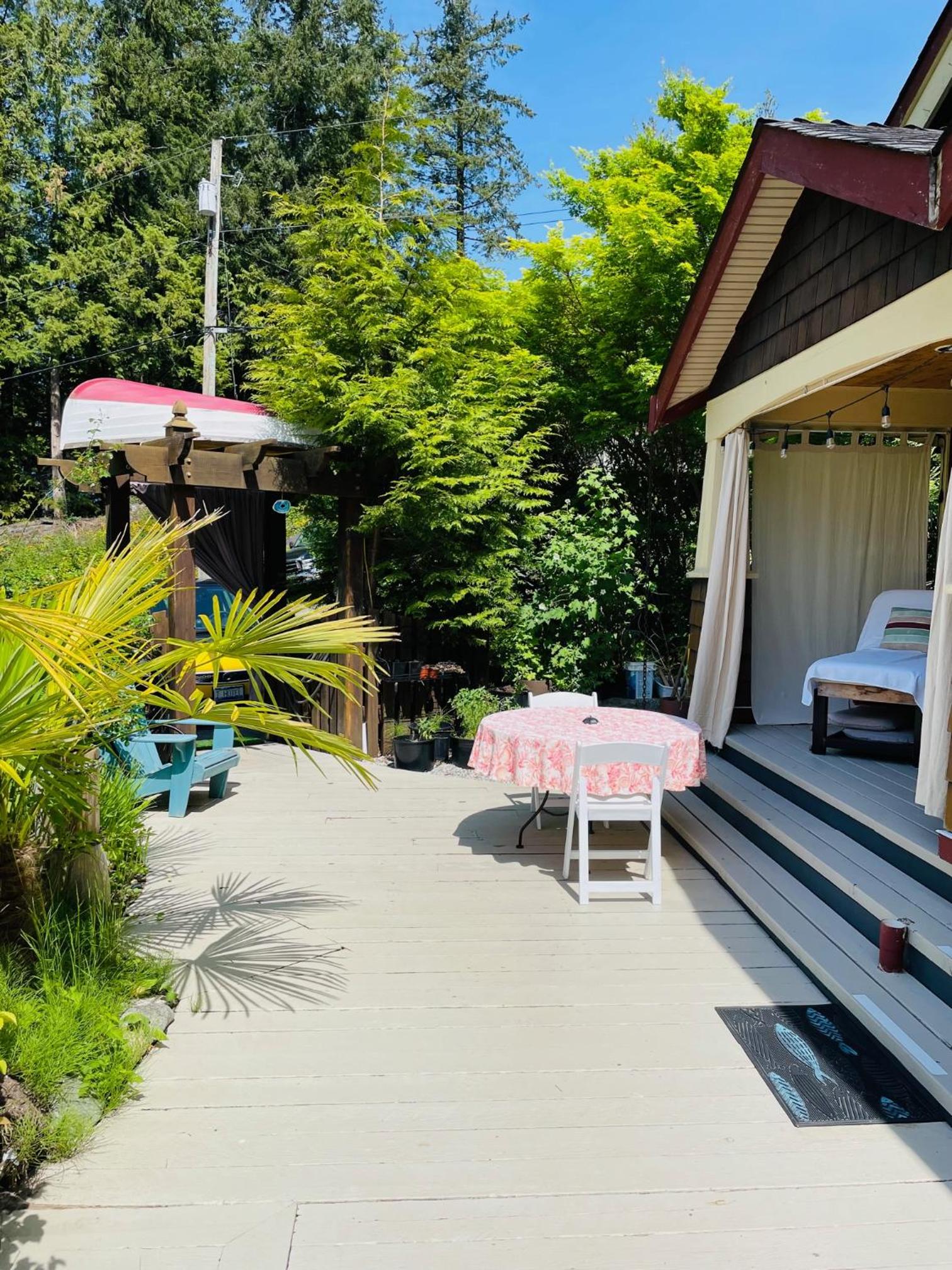 The Tuwanek Bed and Breakfast