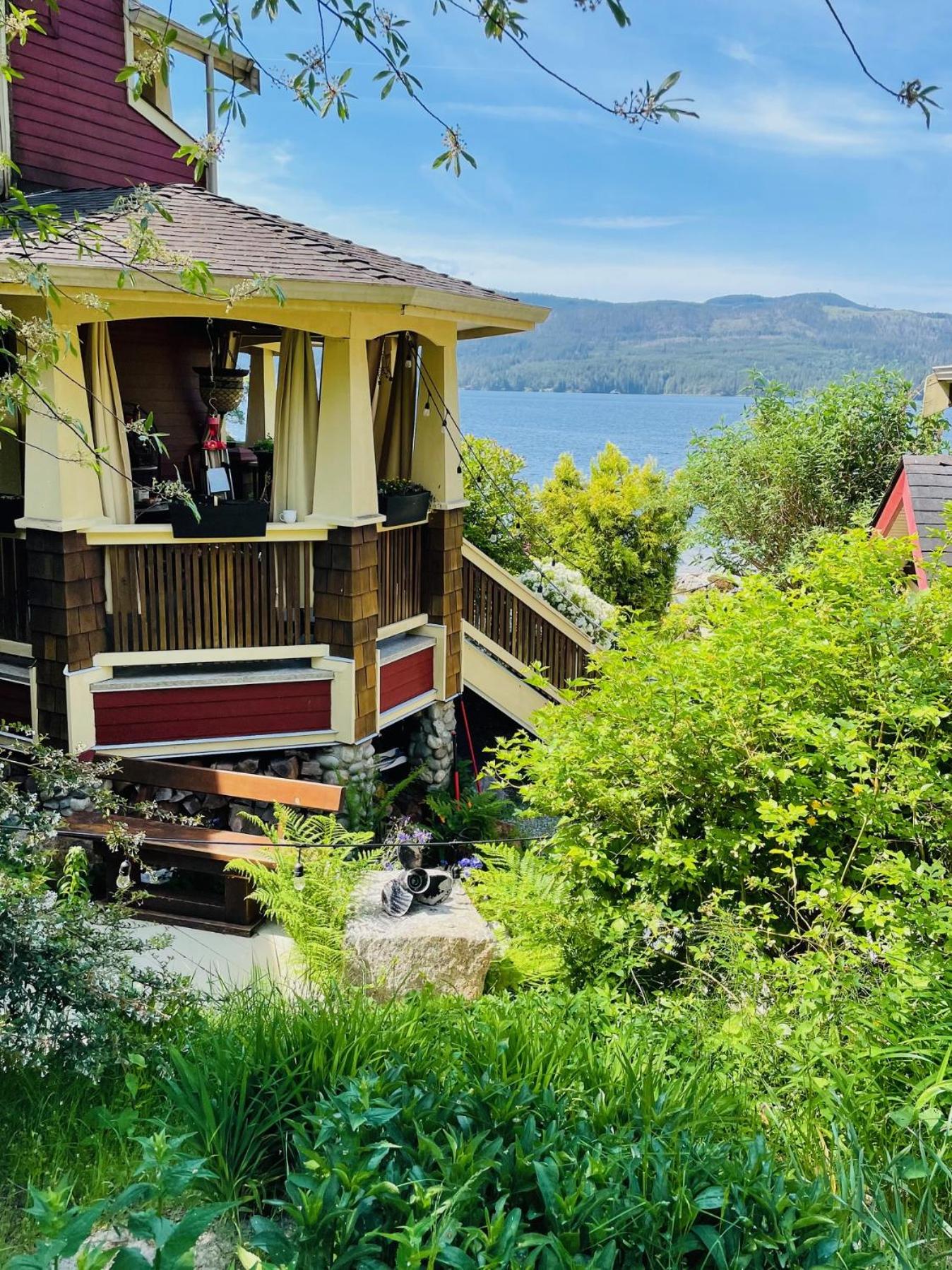 The Tuwanek Bed and Breakfast
