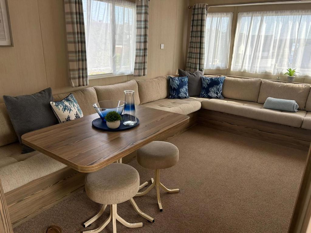 Tarka Holiday Park - Summer Breeze - Coastal Breaks - North Devon - Braunton-Barnstaple view 4