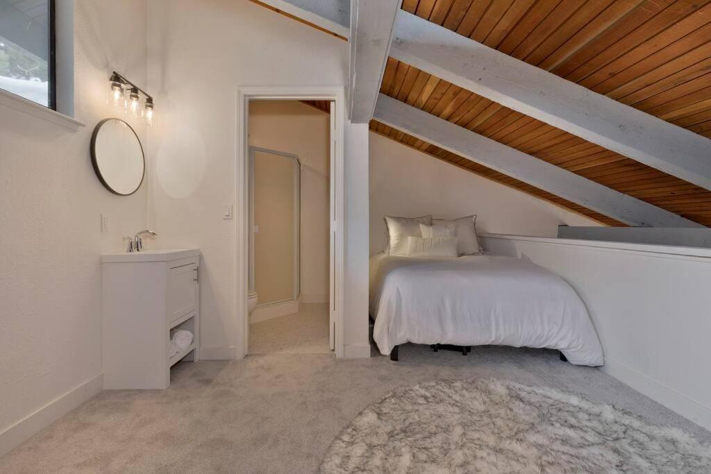 Spring into our Brand New Modern Mammoth Cabin! view 5