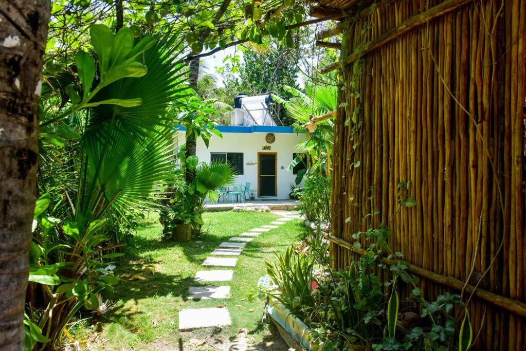 Unique house; jardín privado; 50 metros del Mar view 5