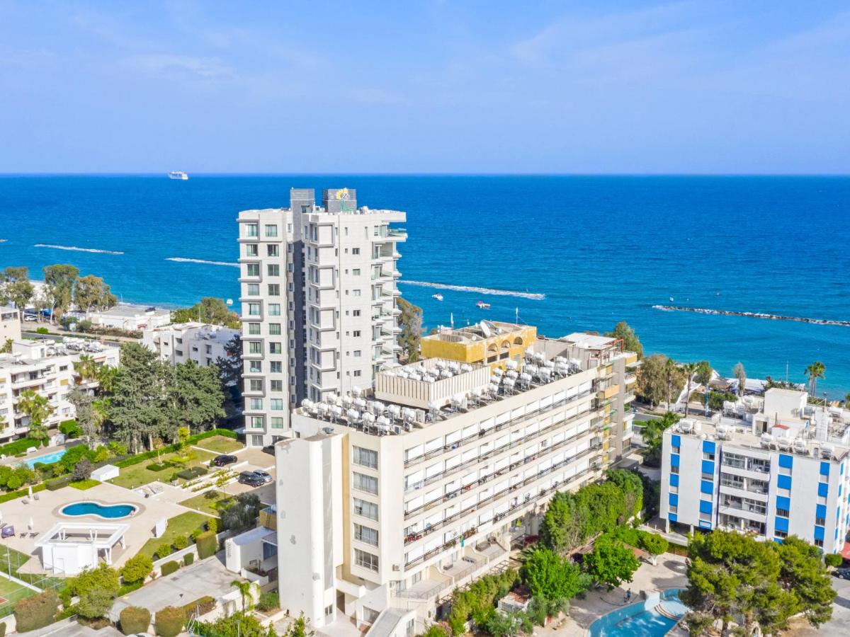 Sanders Marathon - Cute 2-Bedroom Apartment with Shared Pool