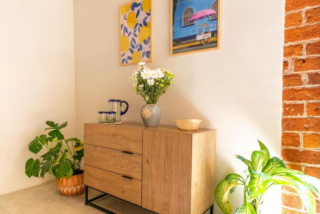 Magnificient downtown apartment photo 5