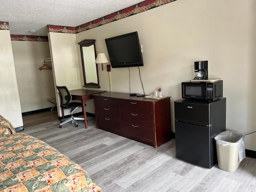 Yorktown Motor Lodge view 4