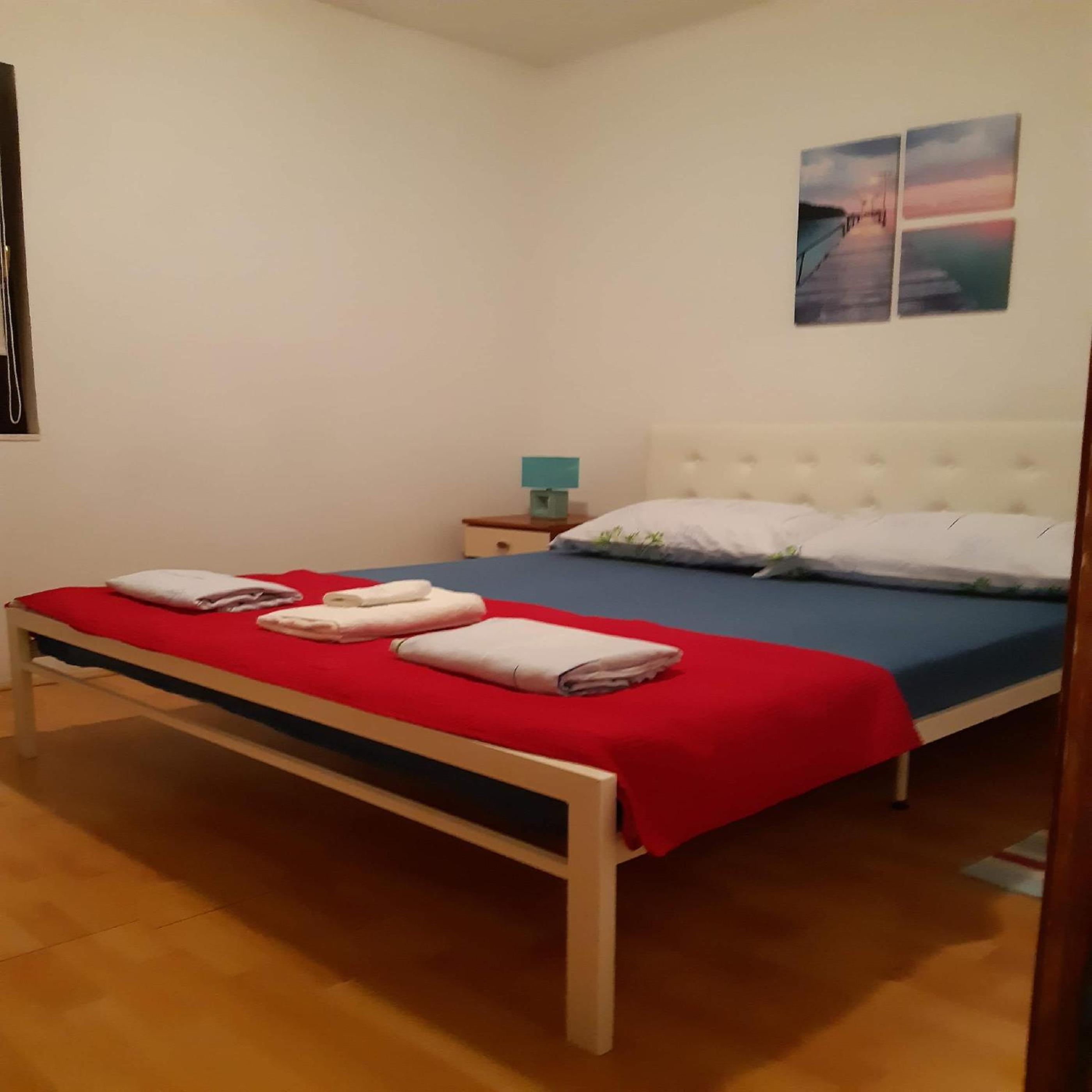 Apartments Lola view 3