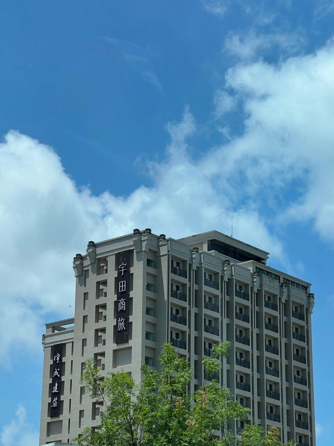 E Hotel view 5
